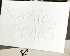 Het kaartje van Saar... geboortekaartjes met preeg